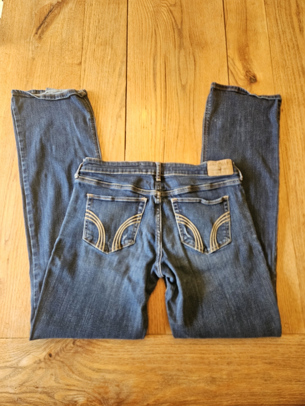 Hollister Dark Blue Skinny Jeans with Curved Back Pocket Stitching
